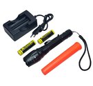 Led-Traffic-zaklamp-verkeersregelaars-lamp-oplaadbaar-2X-37V-(74V)-li-ion-18650-accu-XML-T6-met-opzet-kegel-en-dual-netlader